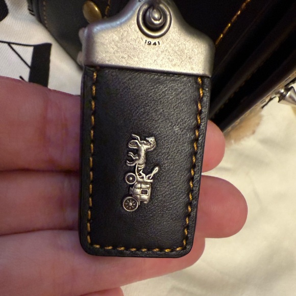 Elvis Presley Black Double Dinky Coach bag - Picture 11 of 15